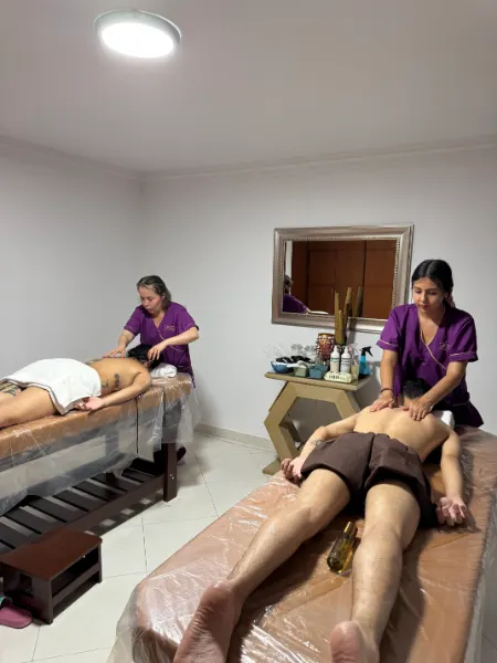 Masaje en pareja en Ixora Spa Bucaramanga
